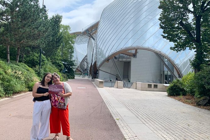 Louis Vuitton Foundation Exterior Walking Tour and Premium Entry - Gehry architecture + real-world Paris views
