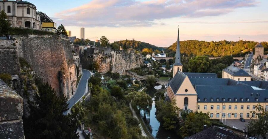 Luxembourg City: Guided Walking Tour with Cultural Insights - Starting at Place Guillaume II: Siegfried and the Grand Duchy Story