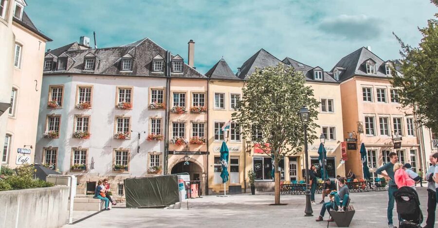 Luxembourg City: Walking Tour with Optional Wine Tastings - Grand Ducal Palace to the Fishmarket: seeing power and daily life side by side