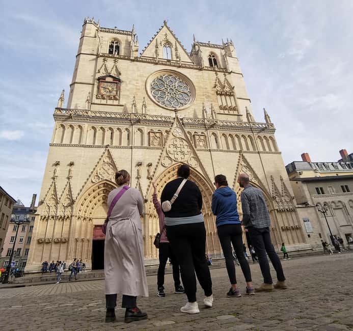 Lyon: Food Walking Tour with a Local Guide - Praline Pie and Warm Drinks: Lyon’s Sweet Pivot