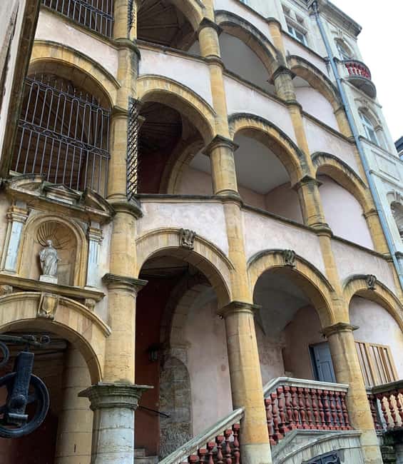 Lyon: Private Walking Tour of "Traboules" in the Old Town - Practical tips: shoes, noise, and navigating stairs