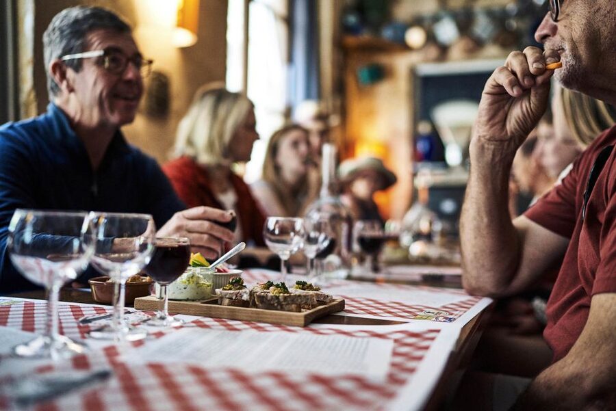 Lyon: Vieux Lyon Food Tasting Walking Tour - Spending $104 wisely: what you’re paying for (and what you get)