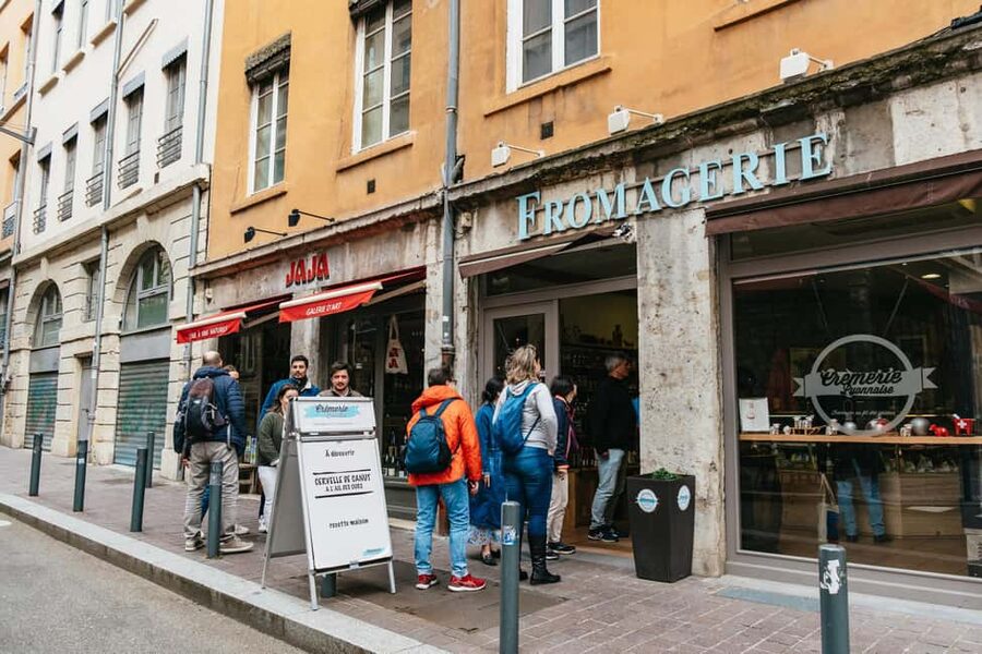 Lyon: Vieux Lyon Food Tasting Walking Tour - Should you book this Lyon Vieux Lyon Food Tasting Walking Tour?
