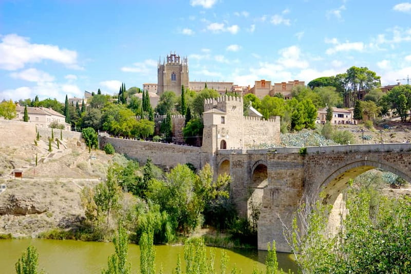 Madrid: 6-Hour Day Trip to Toledo with Guided Walking Tour - Free time in Toledo: how to spend it without losing the best hours