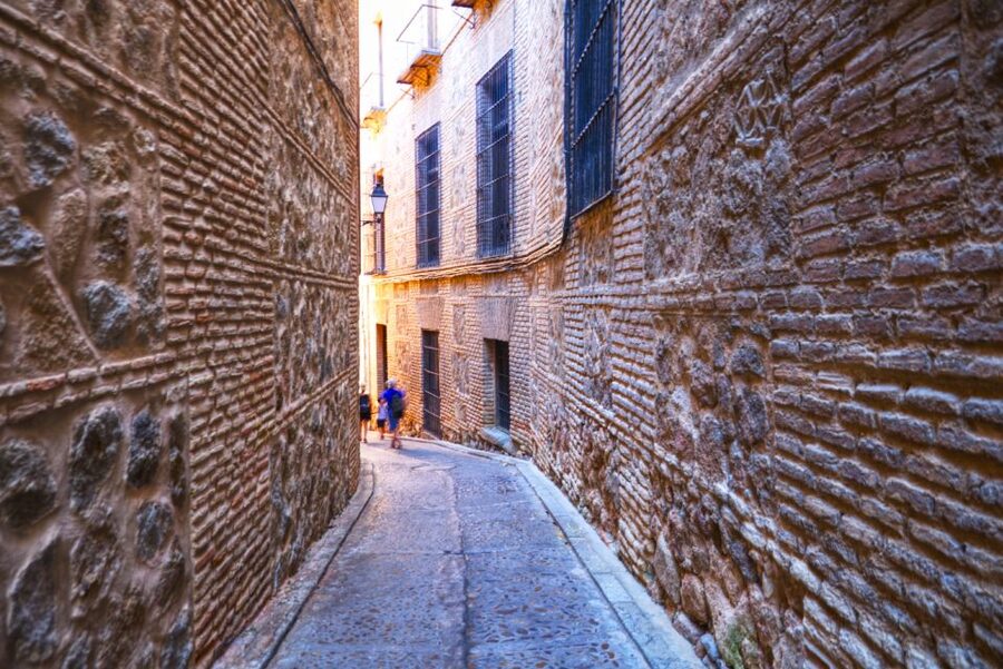 Madrid: 6-Hour Day Trip to Toledo with Guided Walking Tour - Practical tips that make the walking tour feel easier