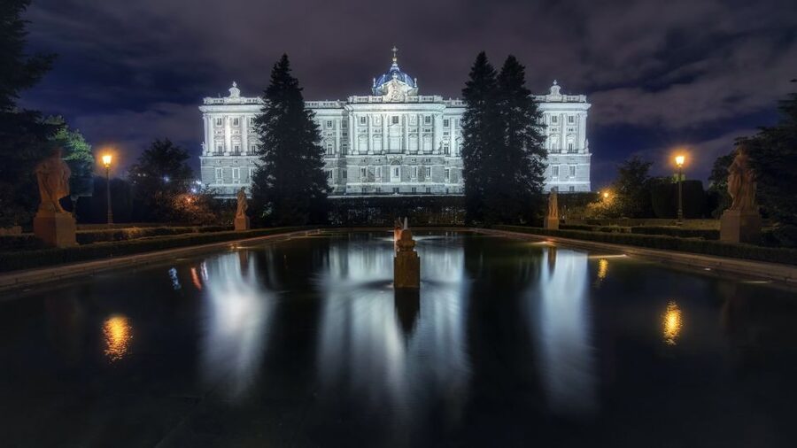 Madrid: City Highlights Guided Walking Tour - Royal Palace area: the exterior you should not skip