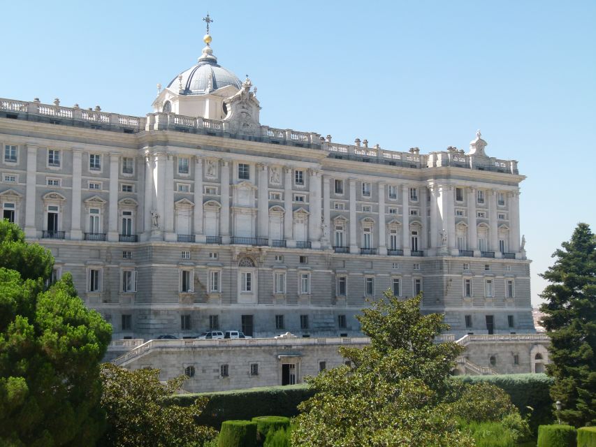 Madrid Historical Centre & Old Town Walking Tour in French - Starting at Puerta Cerrada: a great “why this city” kickoff