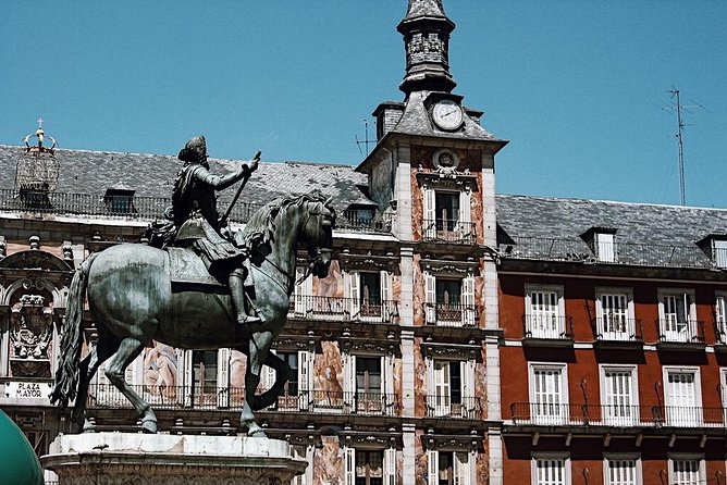 Madrid Old City Guided Exclusive Guided Walking Tour - Royal Palace of Madrid: State Ceremonies and a Big First Impression