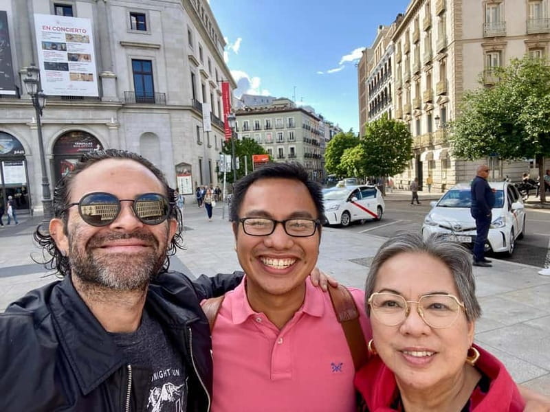 Madrid: Old Town & Poets District Guided Walking Tour - Las Letras: Lope de Vega, Quevedo, and Góngora in Real Places