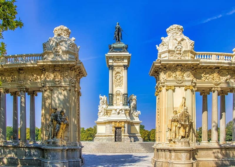 Madrid: Old Town & Poets District Guided Walking Tour - Almudena Cathedral to Plaza de Oriente: Seeing the Palace Without Getting Lost