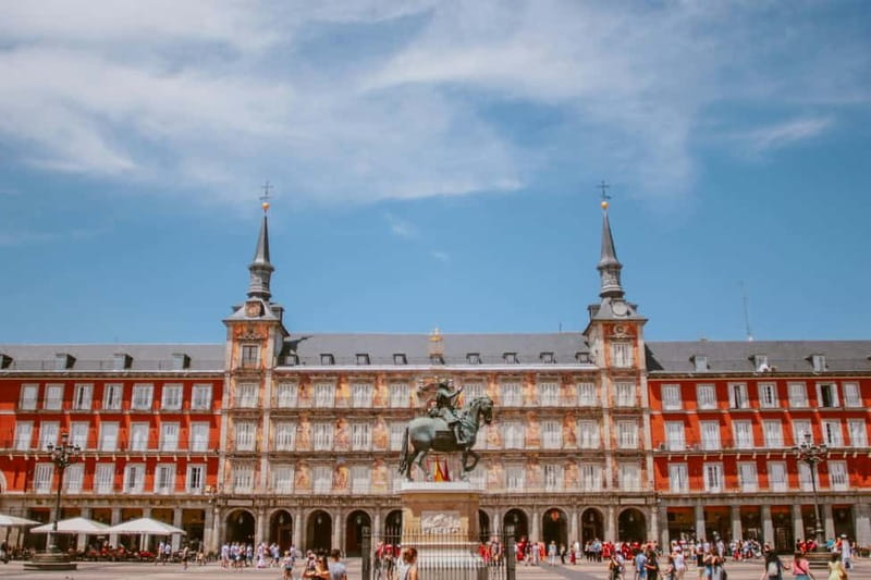 Madrid: Old Town & Poets District Guided Walking Tour - Finding the Lope de Vega Meeting Spot Without Stress