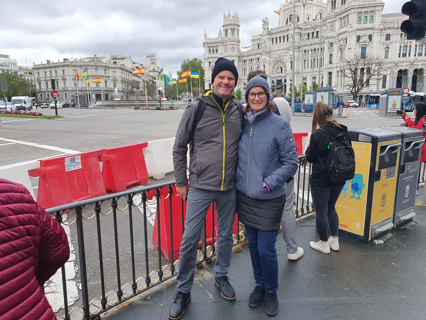 Madrid: Private Customized Walking Tour with a Local Host - Meeting point choice: hotel, Airbnb, or central landmark