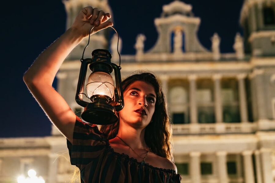 Madrid: Spanish Inquisition and Legends Evening Walking Tour - Storytelling That Feels Like Theater (Even When It Gets Dark)