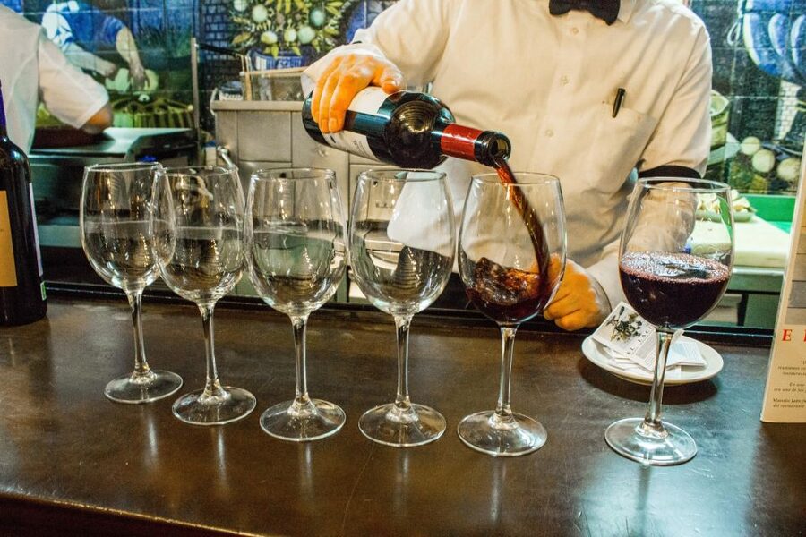 Madrid: Tapas & Wine Tasting Tour with Local Guide - What the walking and timing feel like in real life