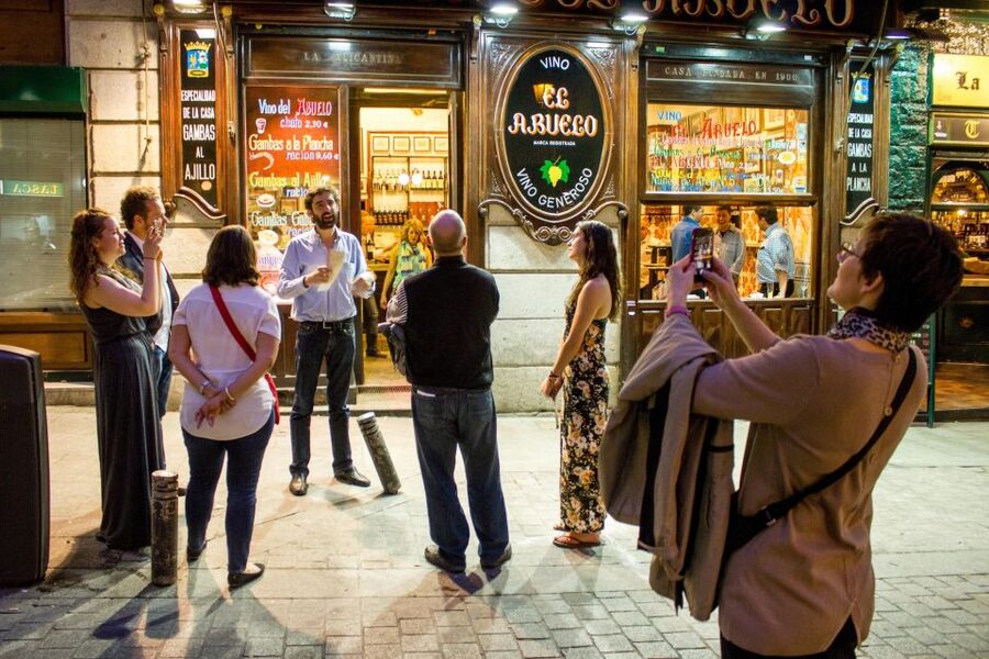 Madrid: Tapas & Wine Tasting Tour with Local Guide - Drink pairing basics: how the tour teaches you without a lecture
