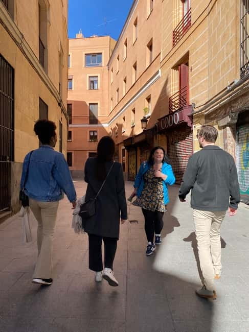 Madrid: Welcome to Madrid Guided Walking Tour - Getting Oriented: Fountain of Orpheus to Plaza Mayor