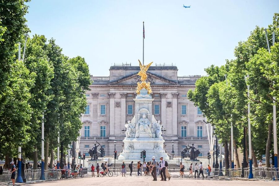 Madrid: Welcome to Madrid Guided Walking Tour in English - How the Guides Turn 2.5 Hours Into a Usable City Plan