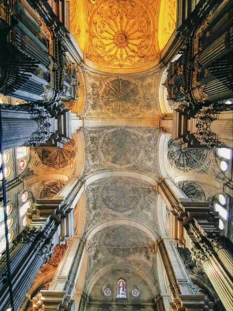 Málaga: 3-Hour Complete Walking Tour with Tickets - Who this Málaga a Pie walk is perfect for (and who should skip it)