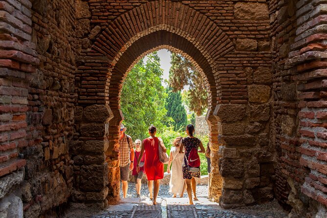 Malaga Private Walking Tour, Alcazaba & Catamaran Cruise - What the best guides do (and why it shows up in your day)