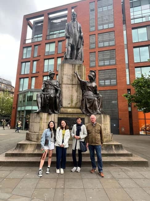Manchester City Highlights Walking Tour - Football Icons, Pioneering Merchants, and the People Behind the City