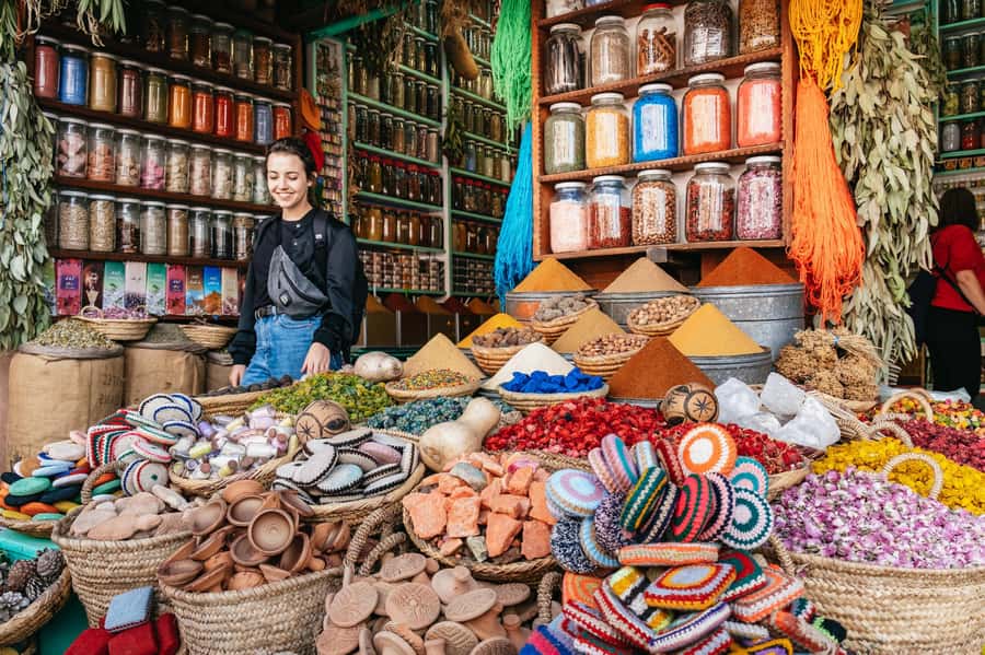 Marrakech: Colorful Medina Souks Guided Walking Tour - How the 3 Hours Works: Shared vs Private, Pickup vs No Pickup