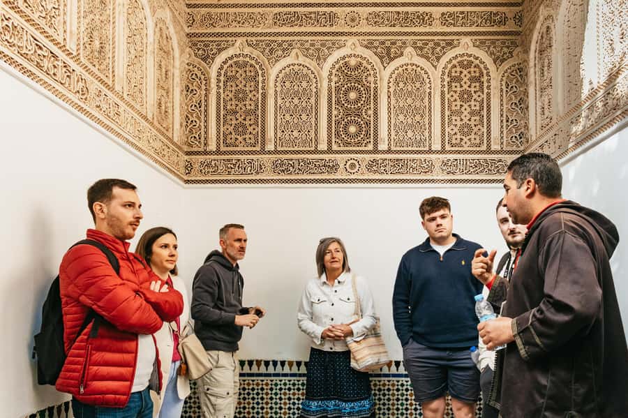 Marrakech: Saadian Tombs & Bahia Palace, Medina Guided Tour - Walking From Jemaa el-Fnaa to Bahia Palace: What This Tour Really Gets You