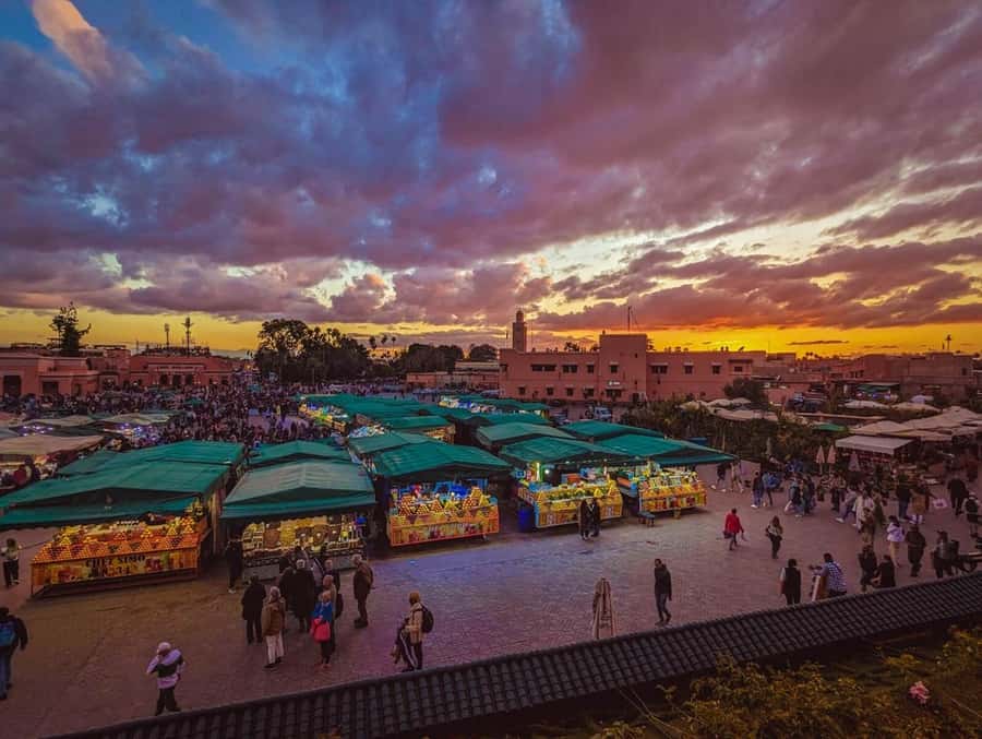 Marrakech: Souk by Night Medina Guided Walking Tour. - Guide style matters here: what the reviews reveal