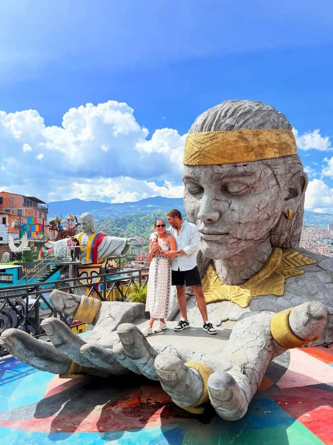 Medellín: Comuna 13 Tour with Snacks And Your Own Graffiti - Comuna 13 in 3 Hours: The Real Story Behind the Street Art