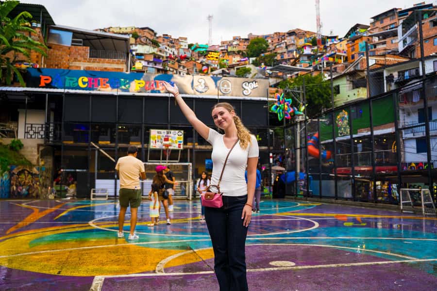 Medellín: Comuna 13 Tour with Snacks And Your Own Graffiti - The First Walk: Getting Oriented Before the Art Takes Over