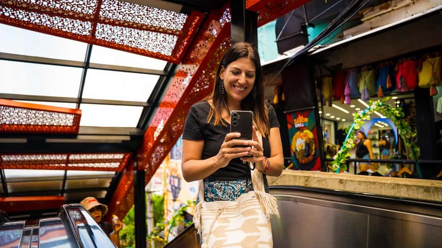 Medellín: Comuna 13 Tour with Snacks And Your Own Graffiti - Food Tasting That Actually Feels Local: Empanadas, Patacones, and More