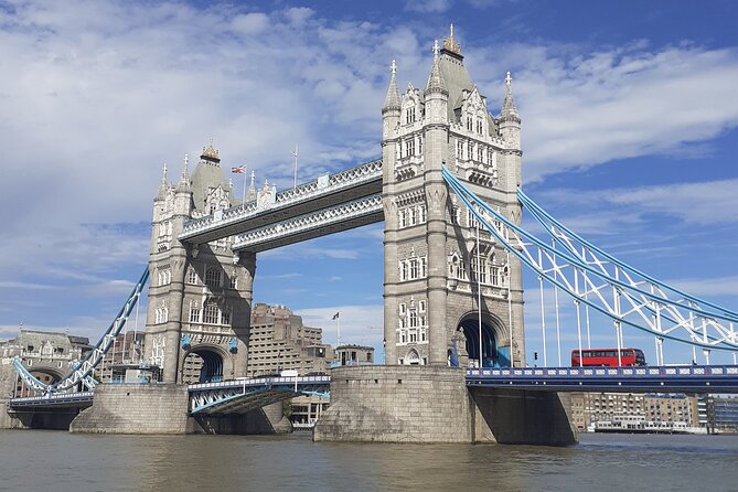 Medieval History Walking Tour from The Tower of London - Tower Hill meeting point and ending at St Paul’s Cathedral