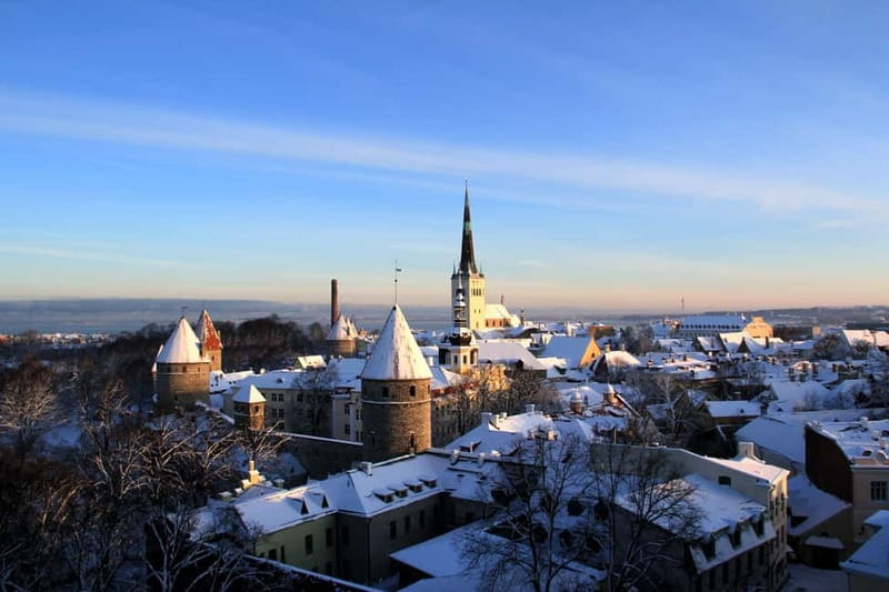 Medieval Tallinn 2-Hour Old Town Walking Tour - Short Leg Street and medieval Tallinn: Legends plus the why behind the walls