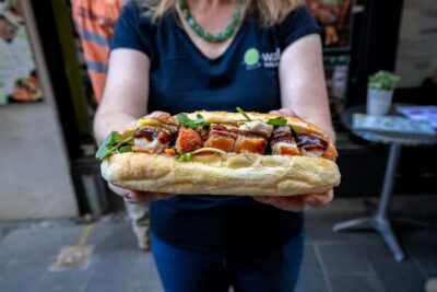Melbourne: 3-Hour Foodie Discovery Walking Tour - Meeting at H&M and how the 3-hour route actually feels