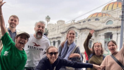 Mexico City: Guided walking tour through the most historic parts of the city. - Finding your group at the Catedral Metropolitana de la Ciudad de México