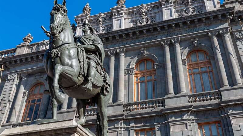 Mexico City: Historic Downtown Walking Tour - Zócalo Square: the heart of the city (and where Cortés is remembered)