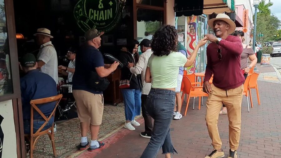 Miami: Little Havana Cuban Food and Culture Walking Tour - Little Havana Cigar Factory: Watching Craft, Not Just Merch