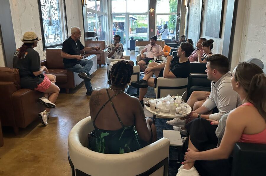 Miami: Little Havana Cuban Food and Culture Walking Tour - Coffee and Guarapo Juice Stop: The Sweet-Spot Break