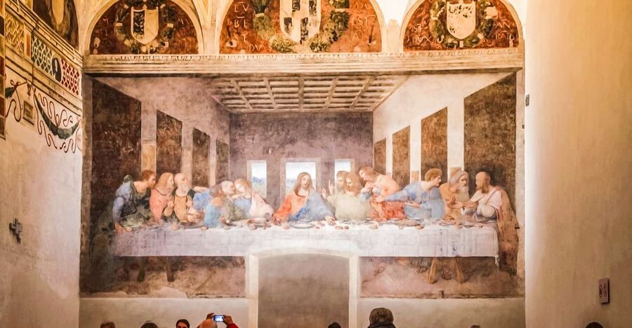 Milan: Guided Walking Tour & Last Supper Visit with Ticket - La Scala and Piazza della Scala: more than just a postcard façade