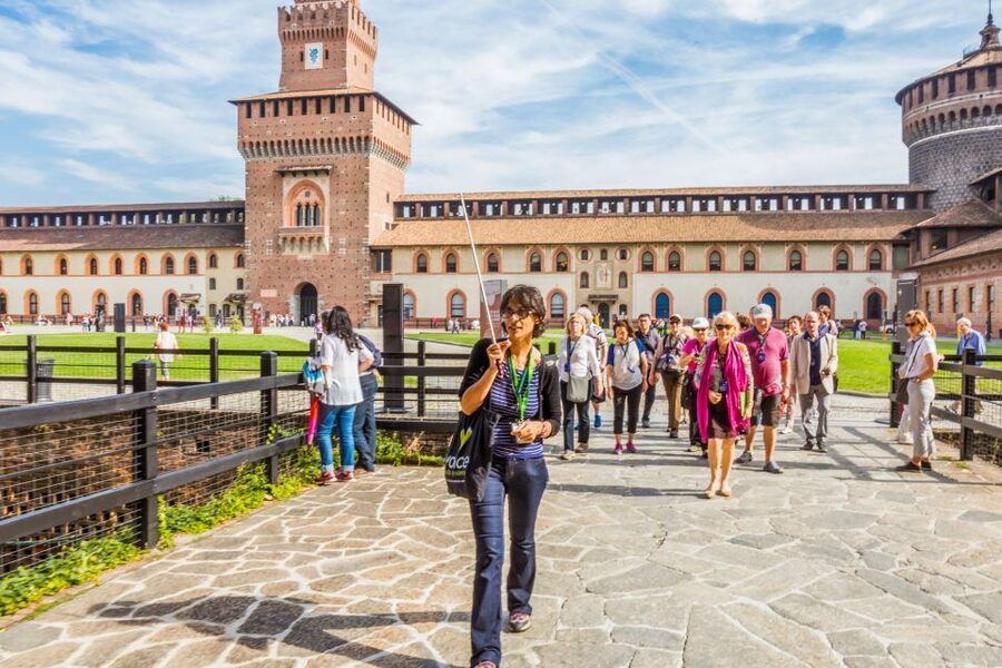 Milan: Guided Walking Tour & Last Supper Visit with Ticket - Galleria Vittorio Emanuele II: glass-roof drama and daily Milan vibes