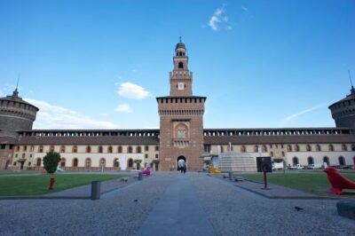 Milan: Guided Walking Tour with Duomo and the Last Supper - Getting started at Milano Cadorna (and finding your guide fast)
