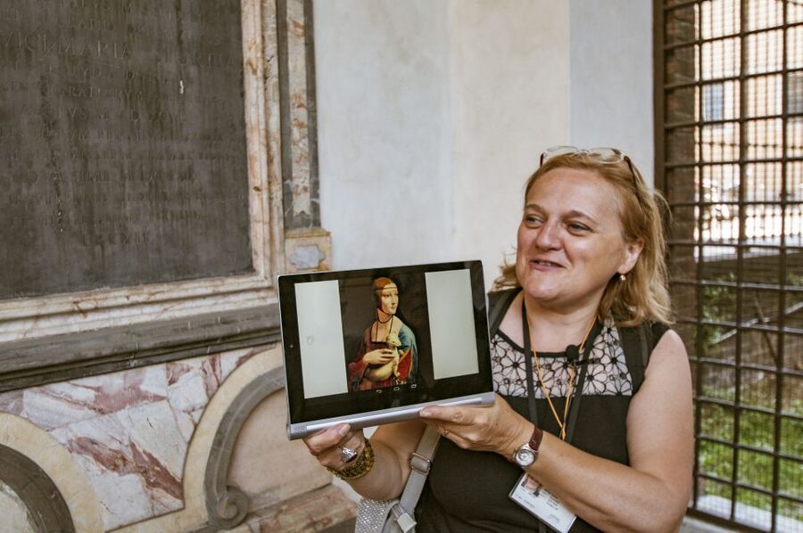 Milan: Guided Walking Tour with Last Supper Skip-the-Line - Piazza dei Mercanti: the charming square people miss