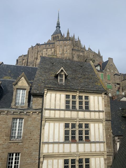 Mont Saint Michel: Walking Tour & Optional Abbey Ticket - Getting there and meeting your guide without stress