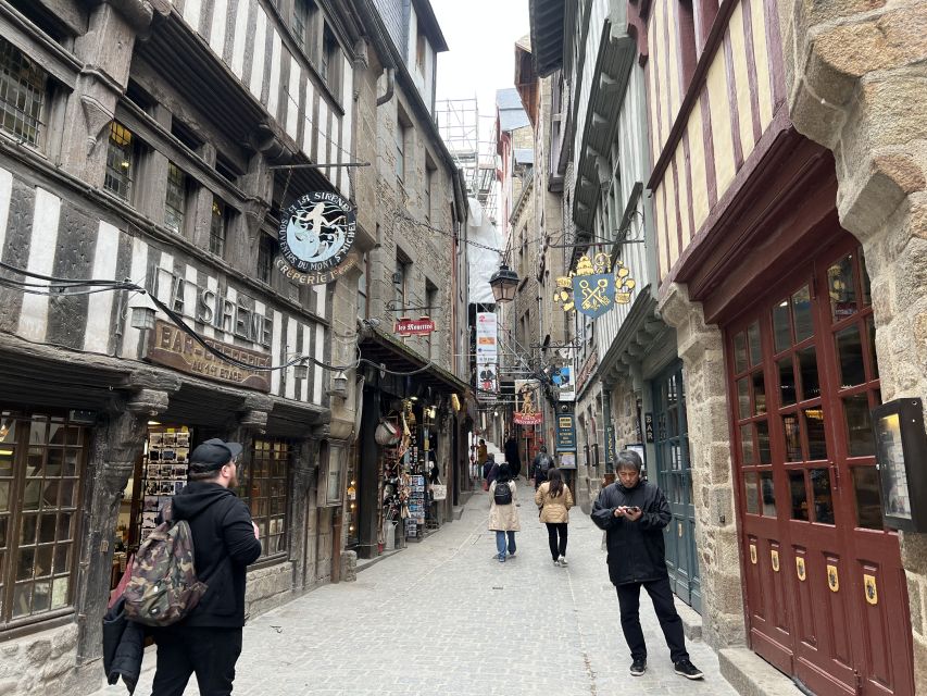 Mont Saint Michel: Walking Tour & Optional Abbey Ticket - Your 2-hour walk: village streets, then ramparts