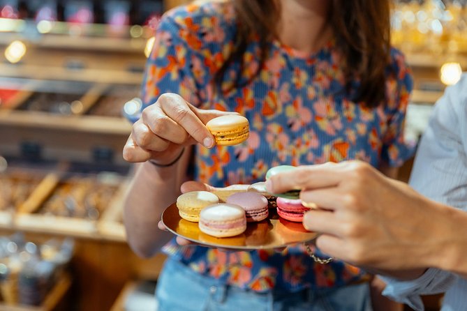 Montmartre Private Food Walking Tour With Locals: The 10 Tastings - A private Montmartre food walk that feels personal