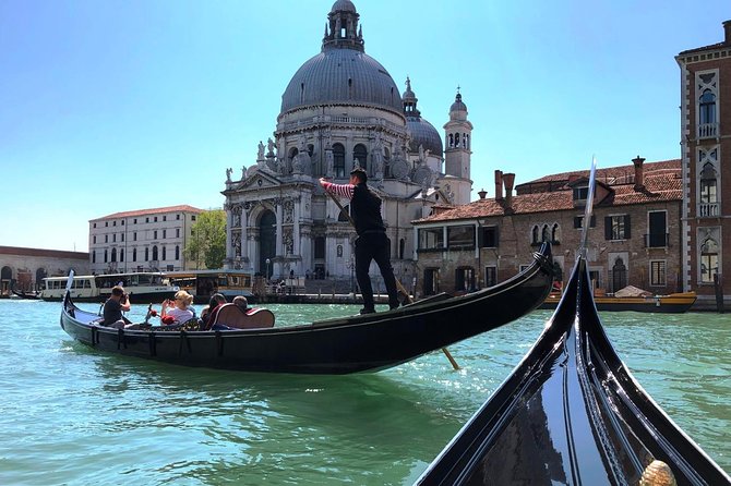 Morning Walking Tour of Venice with Gondola Ride - Canal Grande in 20 minutes: seeing the city’s spine