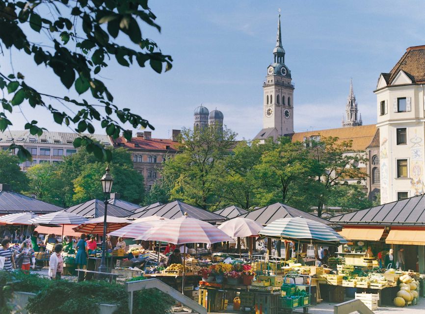 Munich: Guided Food Walking Tour with Beer Tasting - Beer tasting with real technique: 3 x 0.1l and crispy pretzels