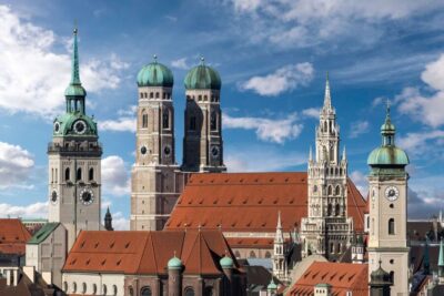 Munich: Old Town Guided Walking Tour - Meeting at the New Town Hall on Marienplatz (and how to nail the timing)