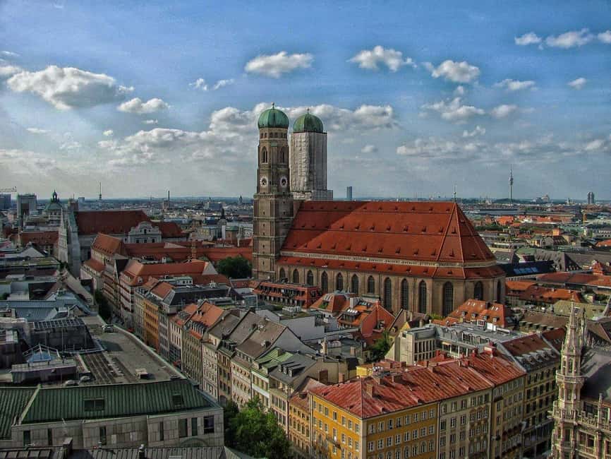 Munich Old Town - Guided Walking Tour in English - Hofbräuhaus: Beer Culture with Real Historical Roots
