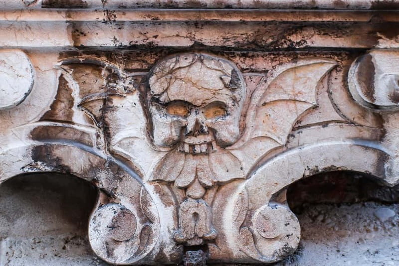 Munich: Raven Black Witches and Executioners Walking Tour - Finding the start at Frauenkirche (and why it sets the tone)