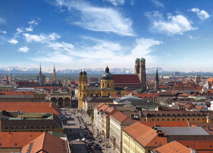 Munich: Walking Tour Old Town and Viktualienmarkt - Group size, guide energy, and pacing that doesn’t feel rushed